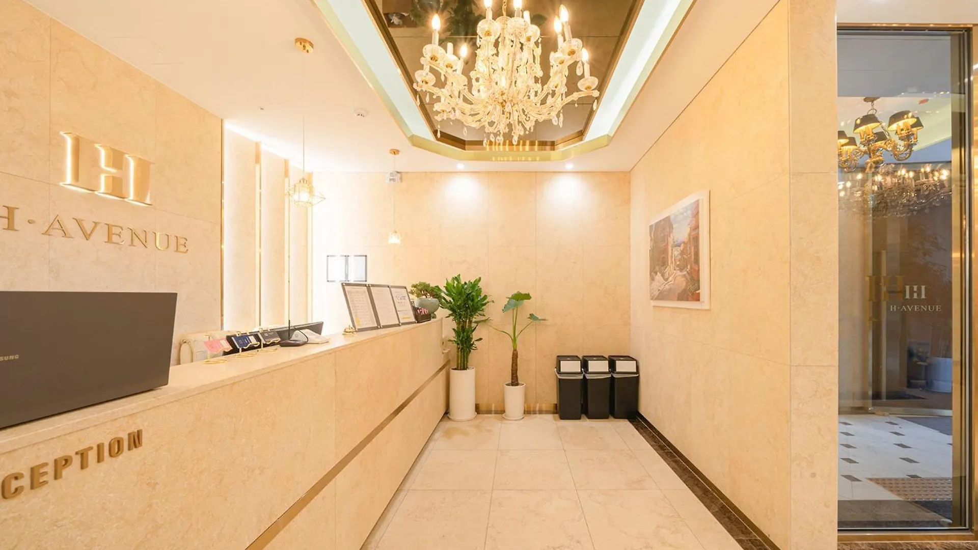Motel H-Avenue Hotel Yeongdeungpo Seoul
